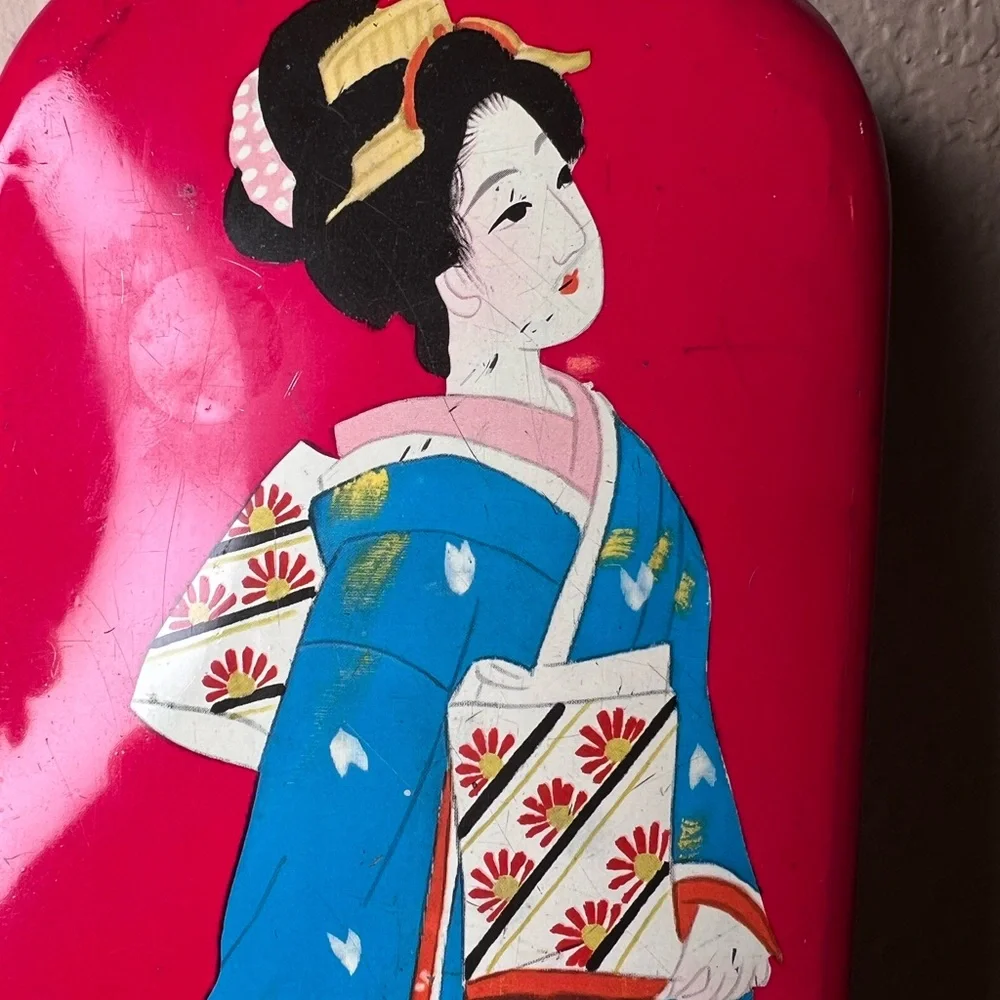 Vintage 1960s Motta Geisha Tin | Italian Confectionery Collectible